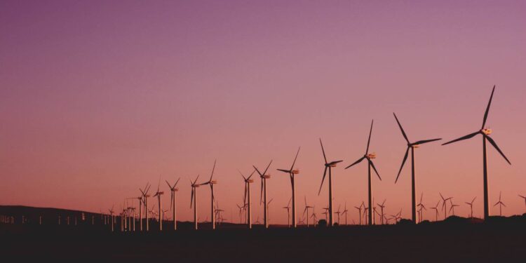 Governo antecipa geração de energia para reduzir riscos de impactos do El Niño