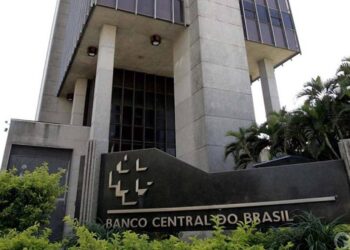 Brasileiros ainda têm mais de R$ 5,1 bilhões esquecidos em bancos