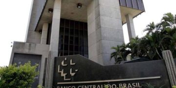 Brasileiros ainda têm mais de R$ 5,1 bilhões esquecidos em bancos