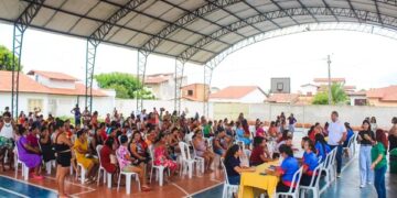 Aracati entrega novos cartões do Bolsa Mercadin para mais de 700 famílias