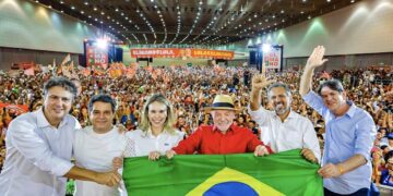 PT oficializa candidatura de Elmano de Freitas à reeleição ao Governo do Ceará