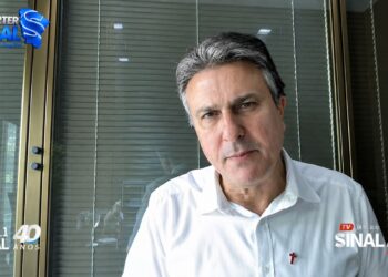 Camilo Santana fala ao Repórter Sinal sobre segurança, fim da escala 6×1, investimentos e educação