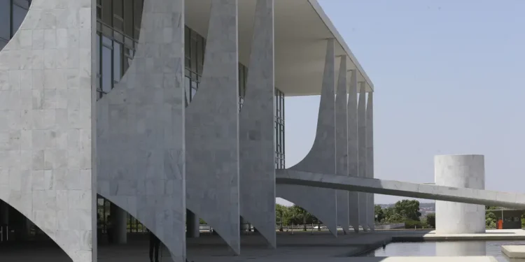Conheça as atribuições do presidente e do vice-presidente da República
