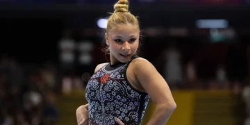 Flávia Saraiva fatura ouro na trave e no solo no Campeonato Brasileiro