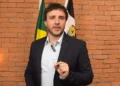 TSE suspende campanha de Renan Santos à Presidência e proíbe participação em debates