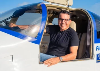 Piloto que bateu recorde mundial fará passagem por Aracati neste sábado (12)