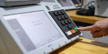 TSE aprova registros de seis candidatos à Presidência da República