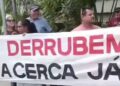Pescadores de Icapuí protestam antes de julgamento sobre cercamento de manguezal