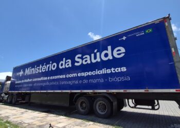 Representantes do Ministério da Saúde visitam carretas de saúde da mulher em Aracati (CE)