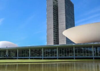 Projeto aprovado no Congresso flexibiliza regras fiscais para benefícios e repasses a municípios