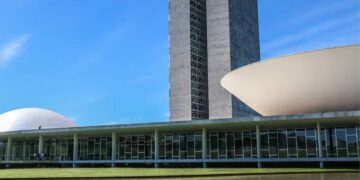 Projeto aprovado no Congresso flexibiliza regras fiscais para benefícios e repasses a municípios