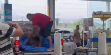 Cliente devolve quilos de linguiça após alegar que produtos estavam estragados