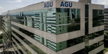 AGU pede suspensão imediata do afastamento de diretor-geral da PF