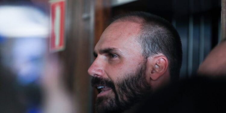 Primeira Turma do STF mantém condenação de Eduardo Bolsonaro